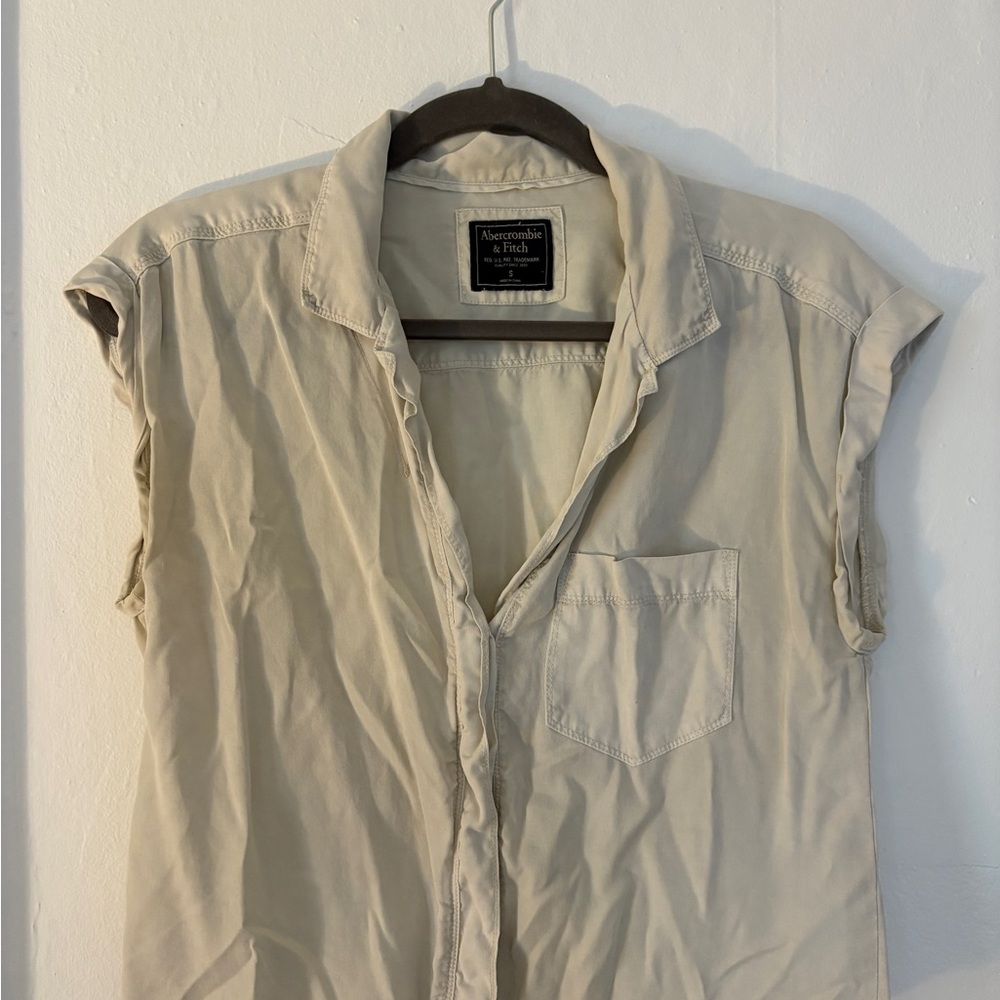 Abercrombie & Fitch Beige Button Down T-Shirt